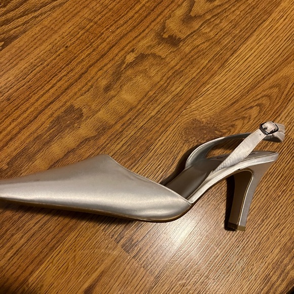 Dyeables white heels - Picture 3 of 4